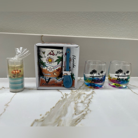 Miami Florida Souvenier 4-piece Set - Picture 1 of 2